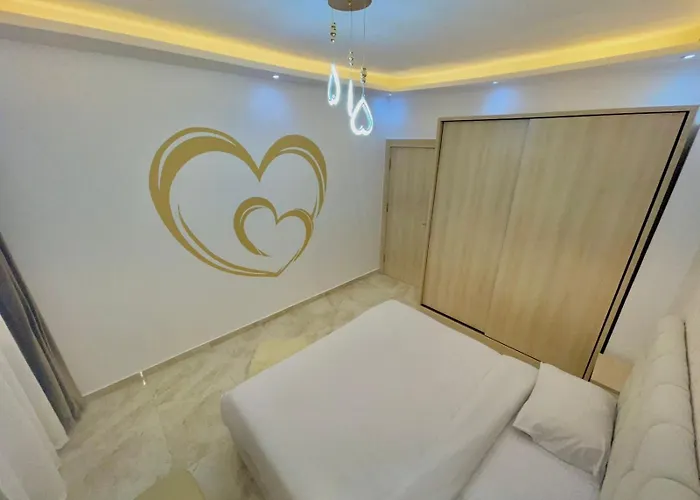 Golden Heart Flat